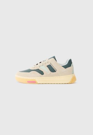 NEW CUP 12B - Baskets basses - sand/multi-coloured