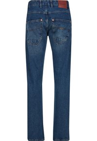 Donkerblauwe spijkerbroek in een recht model. Kenmerken zijn onder andere twee achterzakken, koperen nieten en een bruine leren merkpatch.