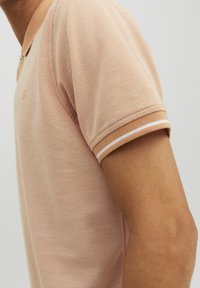 Jack & Jones PREMIUM JPRBLUWIN SS STS - Polo - toast