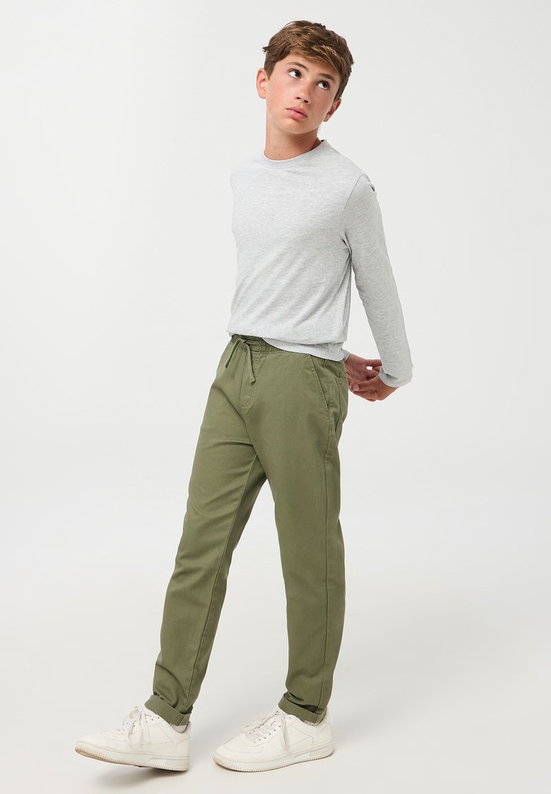 Terranova CON TASCA CARPENTER - Pantaloni - verde militare chiaro