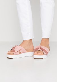UGG Slip-ins med hög sula - light pink