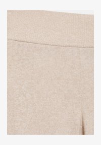 Sélectionné, beige