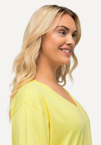 Ulla Popken PLUS SIZE V-NECK TEE  - T-Shirt basic - lemon yellow