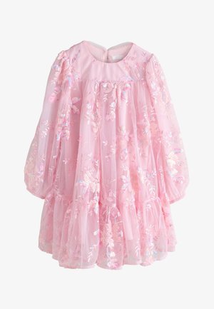Dječja roza haljina dugih rukava s višeslojnim tilom, cvjetnim izvezenim šljokicama i skupljenim naboranim rubom, prikladna za posebne prigode.
