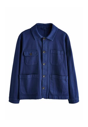 Jachetă bleumarin realizată din țesătură rezistentă, cu guler ascuțit, închidere frontală cu nasturi și patru buzunare, având o textură netedă.