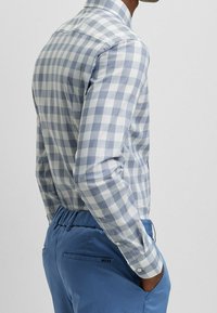 BOSS Skjorta - dark blue