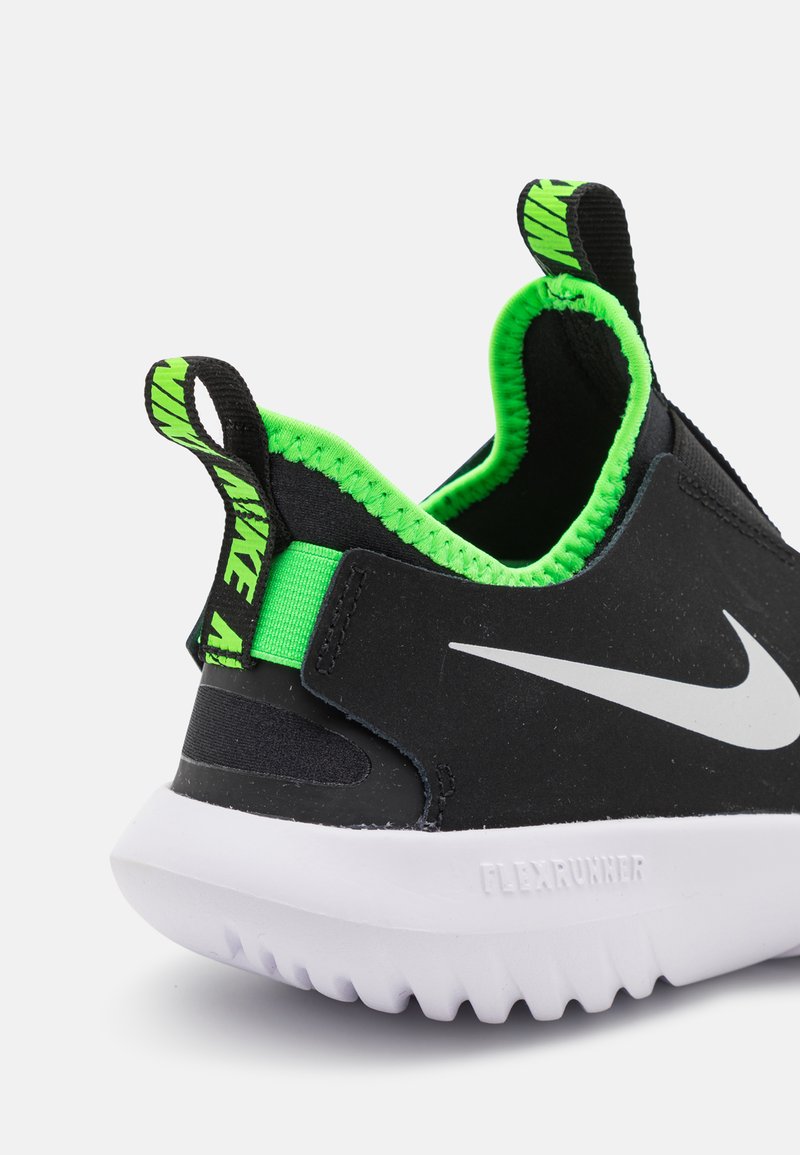 Kinder Wanderschuhe | Nike Performance FLEX RUNNER UNISEX Laufschuh Neutral black/chrome/green strike/schwarz - MB59885 Kinder Wanderschuhe | Nike Performance FLEX RUNNER UNISEX Laufschuh Neutral black/chrome/green strike/schwarz - MB59885