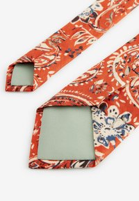 Next SET - REGULAR FIT - Díszzsebkendő - batik orange neutral brown
