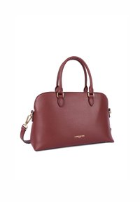 Borsa in pelle bordeaux con doppi manici, finiture dorate, superficie texturizzata e tracolla staccabile. Presenta il logo sul davanti.