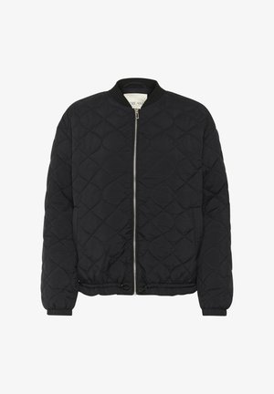 Fekete steppelt bomberdzseki bordázott gallérral, elülső cipzárral és elasztikus mandzsettákkal. Téglalapmintás díszítéssel és szabott derékkal rendelkezik.