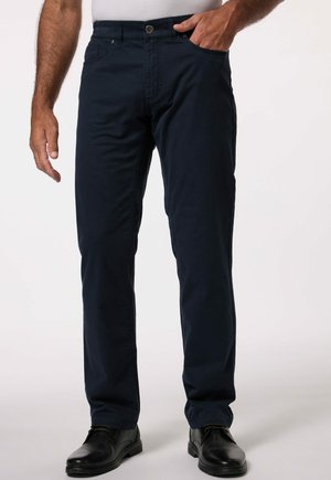 Marineblauwe broek van katoenmix, met een knoopsluiting, twee voorkzakken en een recht model.