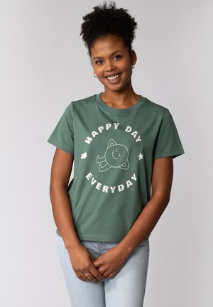 HAPPY DAY EVERYDAY - Print T-shirt - green bay