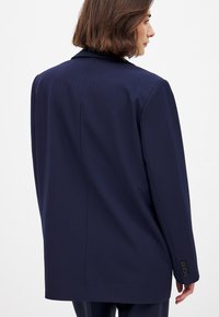 NA-KD Abrigo corto - navy