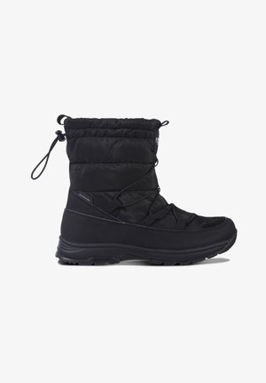 Bota de invierno negra aislada con una parte superior de nylon suave y acolchada, sistema de cordones elásticos y una suela de goma duradera para tracción.