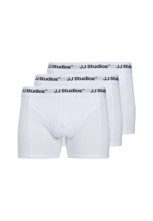 Drei Paare weißer Baumwollboxershorts mit einem schwarzen elastischen Bund von "JJ Studios". Glatte Textur, mittellanges Design, keine zusätzlichen Muster.