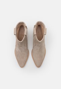 Kennel + Schmenger Botines camperos - beige