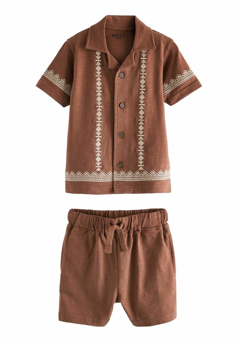 Next - SHORT SLEEVE PATTERN SET - REGULAR FIT - Shorts - rust brown, Ingrandire