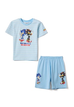 Camisa de manga corta a rayas azul claro y pantalones cortos a juego con los personajes Sonic y Shadow the Hedgehog impresos en la parte delantera.