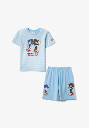 Camisa de manga corta a rayas azul claro y pantalones cortos a juego con los personajes Sonic y Shadow the Hedgehog impresos en la parte delantera.
