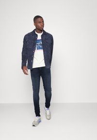 Jack & Jones JJITOM JJORIGINAL SUPER SKINNY FIT - Calças de ganga de corte skinny - blue denim