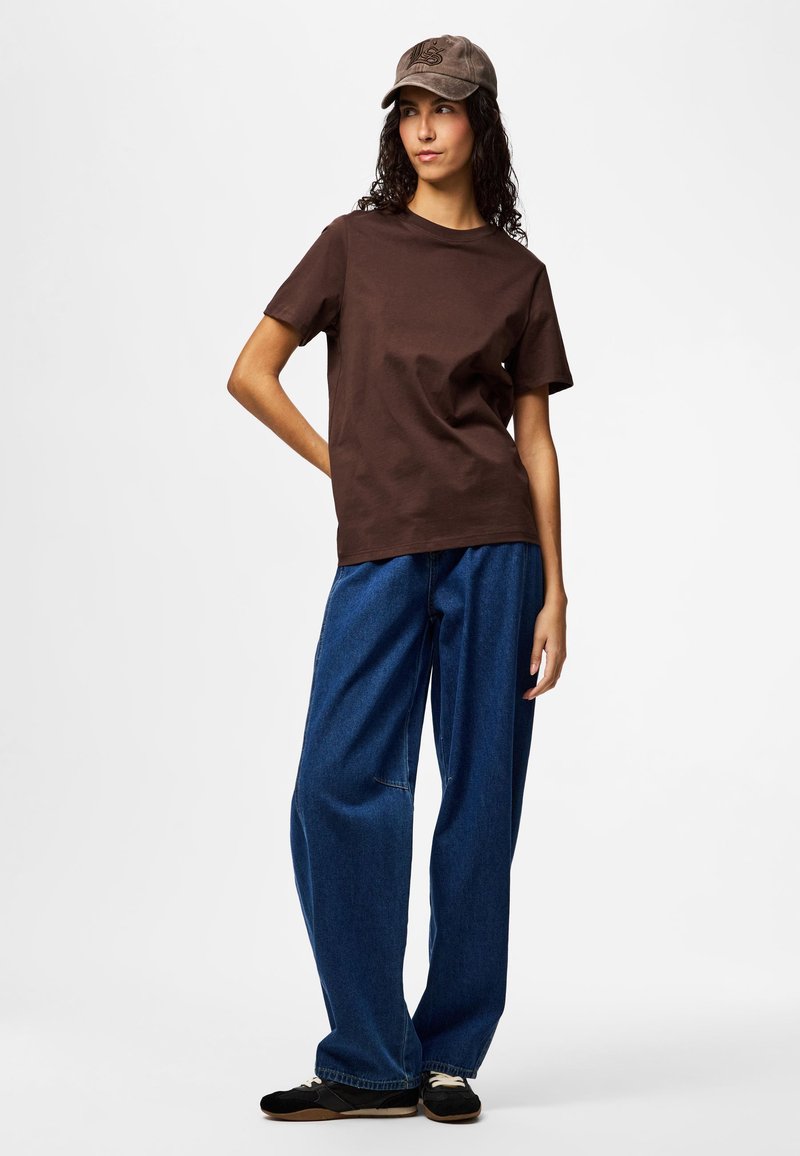Pcria SS Solid Tee JRS Noos Bc, Hot Fudge, XS