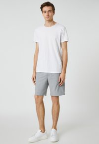 Koton BASIC POCKET DETAILED.. - Szorty