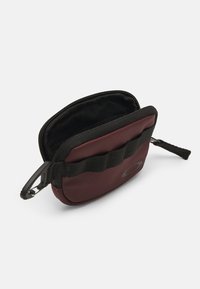 Oakley COMMUTER WALLET UNISEX - Peňaženka - grenache