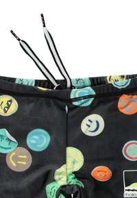 Svarta badbyxor med färgglada emoji-mönster, elastisk midja med dragsko och en benöppning för komfort.