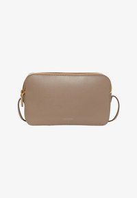 Unselected, desert taupe