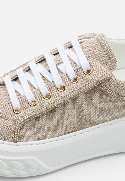 Vans UA OLD SKOOL STACKFORM - Sneakers laag - misc/meerkleurig Vans UA OLD SKOOL STACKFORM - Sneakers laag - misc/meerkleurig