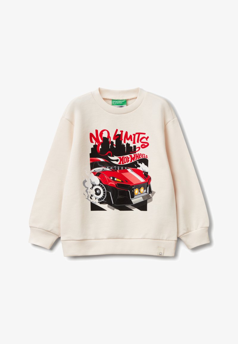 Sweatshirt couleur crème avec un graphique d'une voiture de sport rouge et le texte "PAS DE LIMITES HOT WHEELS". Il a des manches longues et un col rond.
