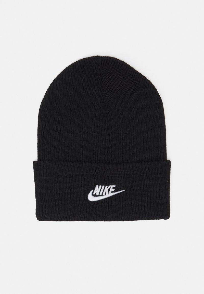 Černá pletená čepice s ohrnutým lemem. Na přední straně je vyšitý bílý logo Nike. Texturovaná látka s těsným střihem.