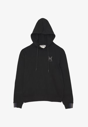 Felpa nera con cappuccio, materiale in cotone, polsini a costine, tasca frontale, con un piccolo logo sul petto e dettagli a contrasto sui polsini.