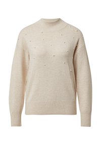 Beżowy sweter dziany z wysokim kołnierzem, ozdobiony rozproszonymi perełkami, z opuszczonymi ramionami oraz ściągaczami przy mankietach i dole.