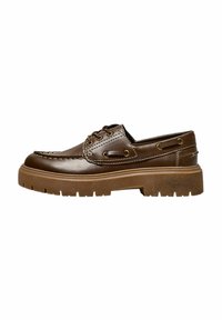 - Buty żeglarskie