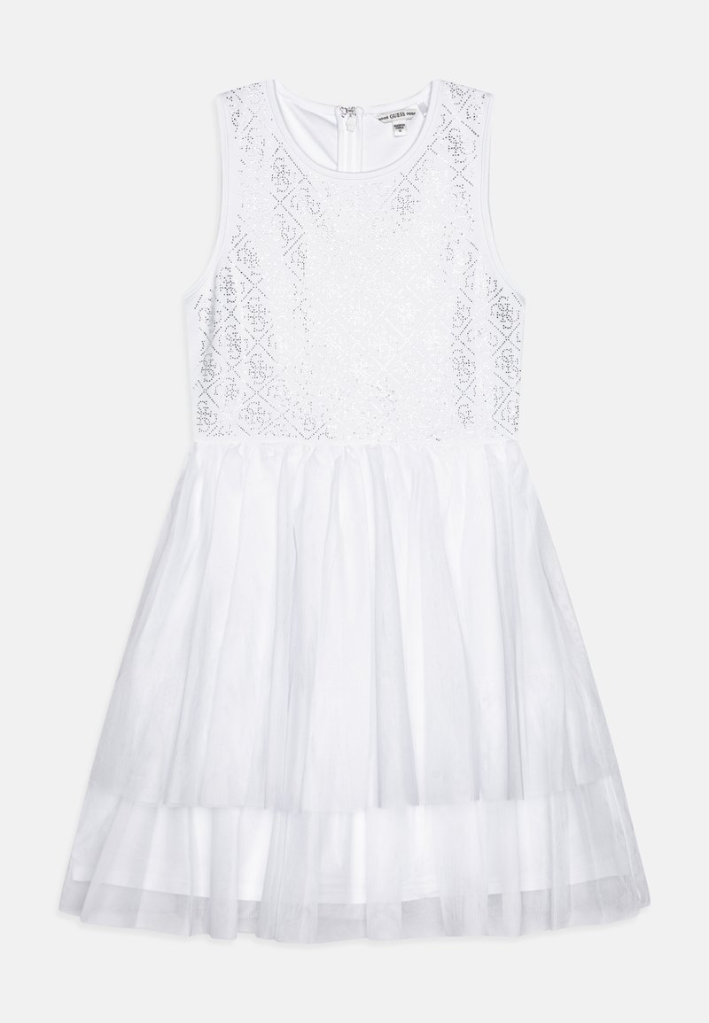 Robe blanche sans manches avec un haut texturé et une jupe en tulle superposée. Elle présente une fermeture éclair au dos et des motifs floraux sur le buste.