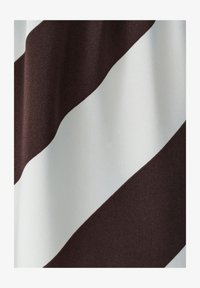 Wybrany, chocolate stripe