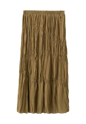 Falda larga marrón con cintura elástica y detalles de tela fruncida que crean patrones ondulados horizontales a lo largo de su longitud.