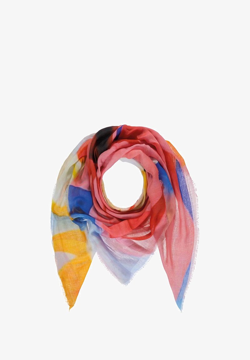 Kolorowy, lekki szalik w odcieniach czerwieni, niebieskiego, żółtego i białego. Miękka, przezroczysta tkanina z postrzępionym brzegiem i abstrakcyjnym wzorem.