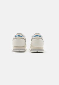 Reebok Classic CLASSIC LEATHER UNISEX - Joggesko - chalk/light solid grey/alabaster