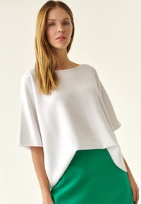 TATUUM - ARBIZA - Jumper - off white Thumbnail Image 1