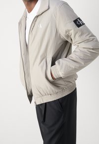 Calvin Klein Jeans Allvädersjacka - grey