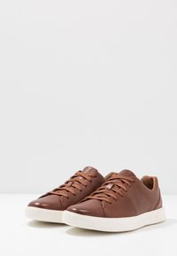 Clarks UN COSTA LACE Trainers british tan/tan