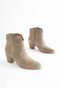 Next FOREVER COMFORT STITCHED DETAIL WESTERN - Botines camperos - mink brown