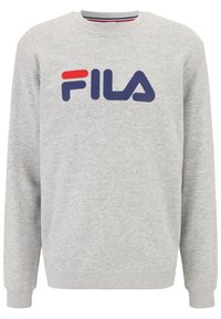 Pelēks sporta krekls, izgatavots no mīksta auduma, ar izteiktu zilu un sarkanu FILA logo priekšpusē. Klasiska apaļa kakla izgriezuma un ribota aproce.