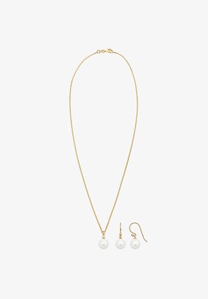 Gouden ketting met twee witte parelpendanten, aangevuld met bijpassende parel-druppeloorbellen. Gladde textuur, eenvoudig ontwerp.