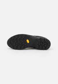 Salewa MS MTN TRAINER 2 GTX - Sapatos de caminhada - autumnal/black