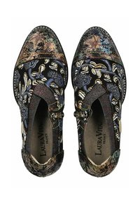 Černé boty s květinovým vzorem a lesklými multikolorovými akcenty, s texturovanou špičkou a dvěma přezkami po stranách.