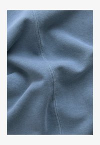 Unselected, blue