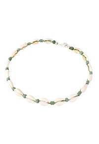 Collana con perline di conchiglia bianca e perline verdi come accenti, con chiusura in argento. Texture liscia e forma ovale per ogni perlina.